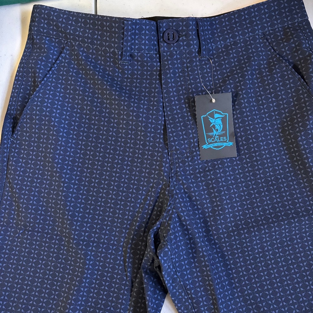 New mens Scales shorts size 30